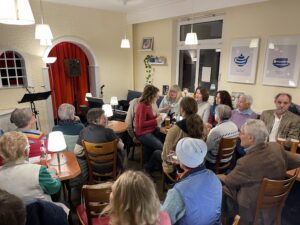 Besucherandrang im Eiscafé